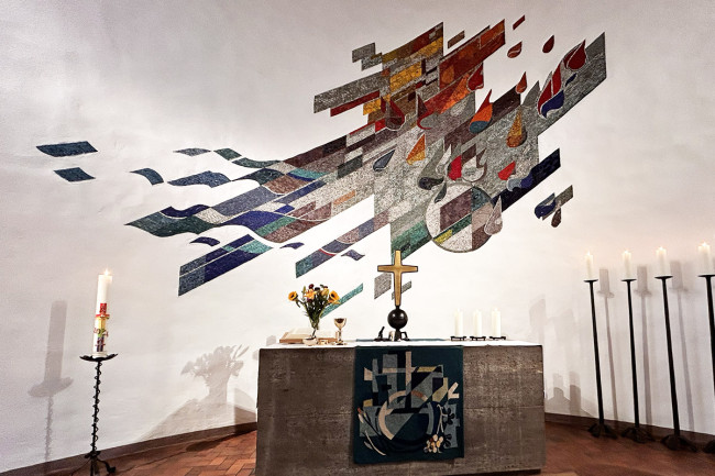 Altarraum mit Mosaik